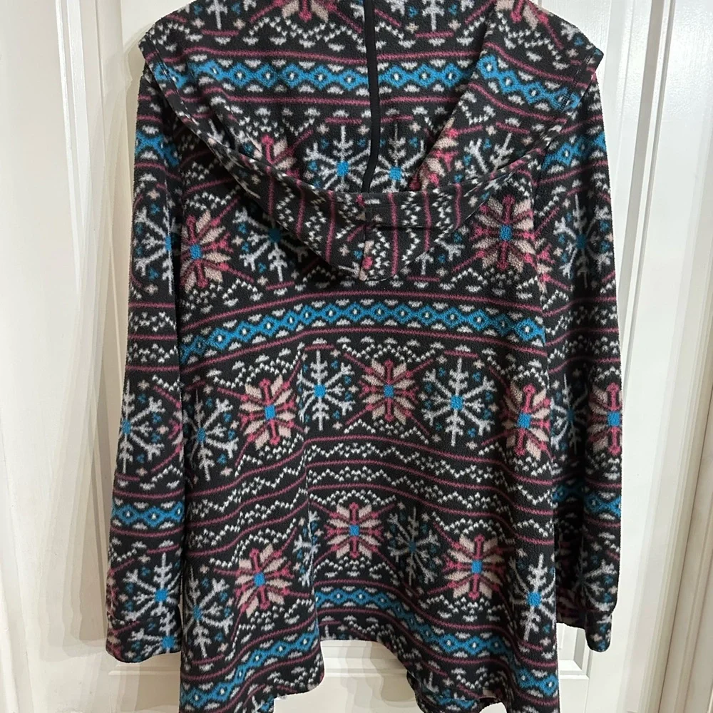 Cuddl Duds Black and Blue Patterned Jacket - Picture 2 of 2